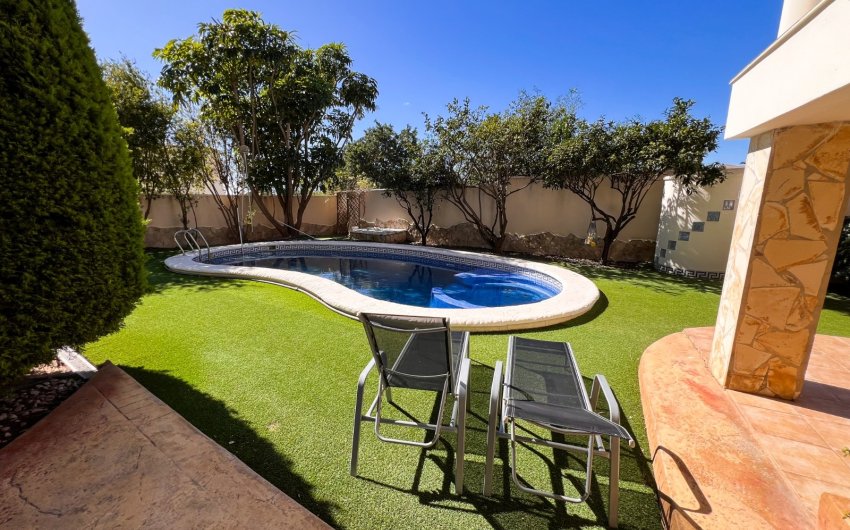 Revente - Villa -
Ciudad Quesada