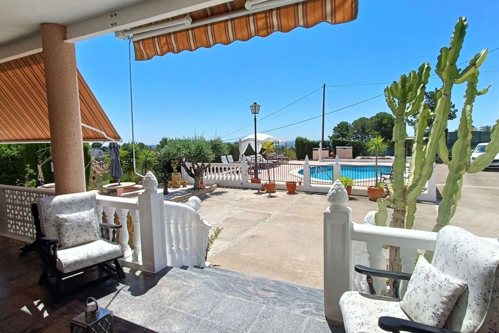 Revente - Villa -
Crevillent - Inland