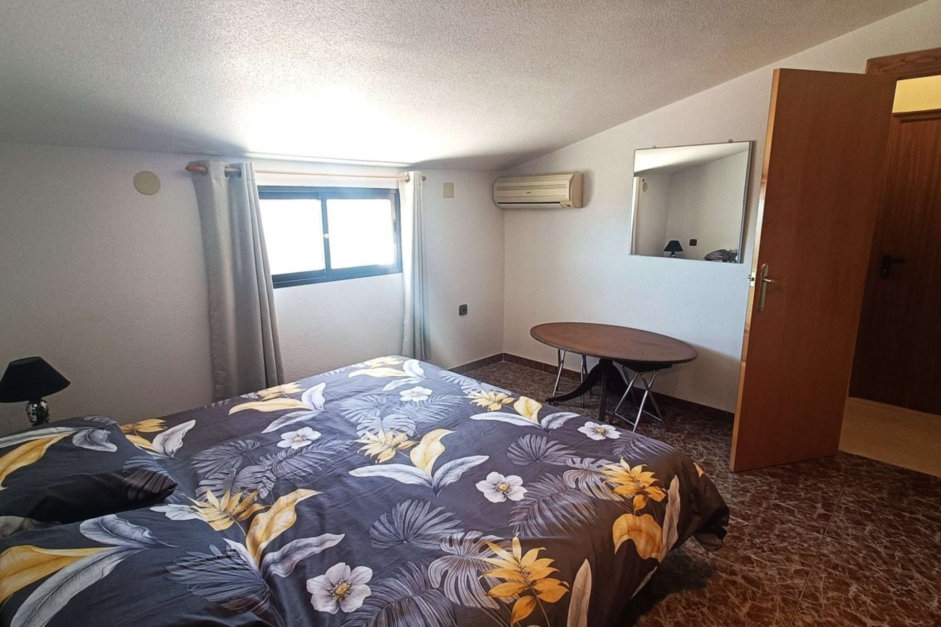 Revente - Villa -
Crevillent - Inland