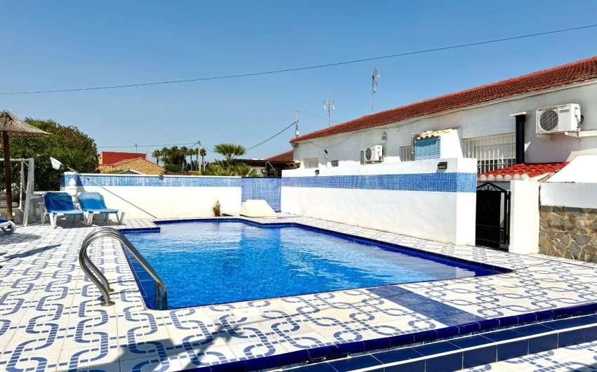 Revente - Villa -
Dolores - Comunidad Valenciana