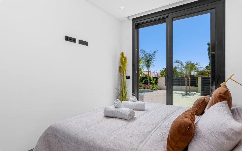 Revente - Villa -
El Campello - El Amerador