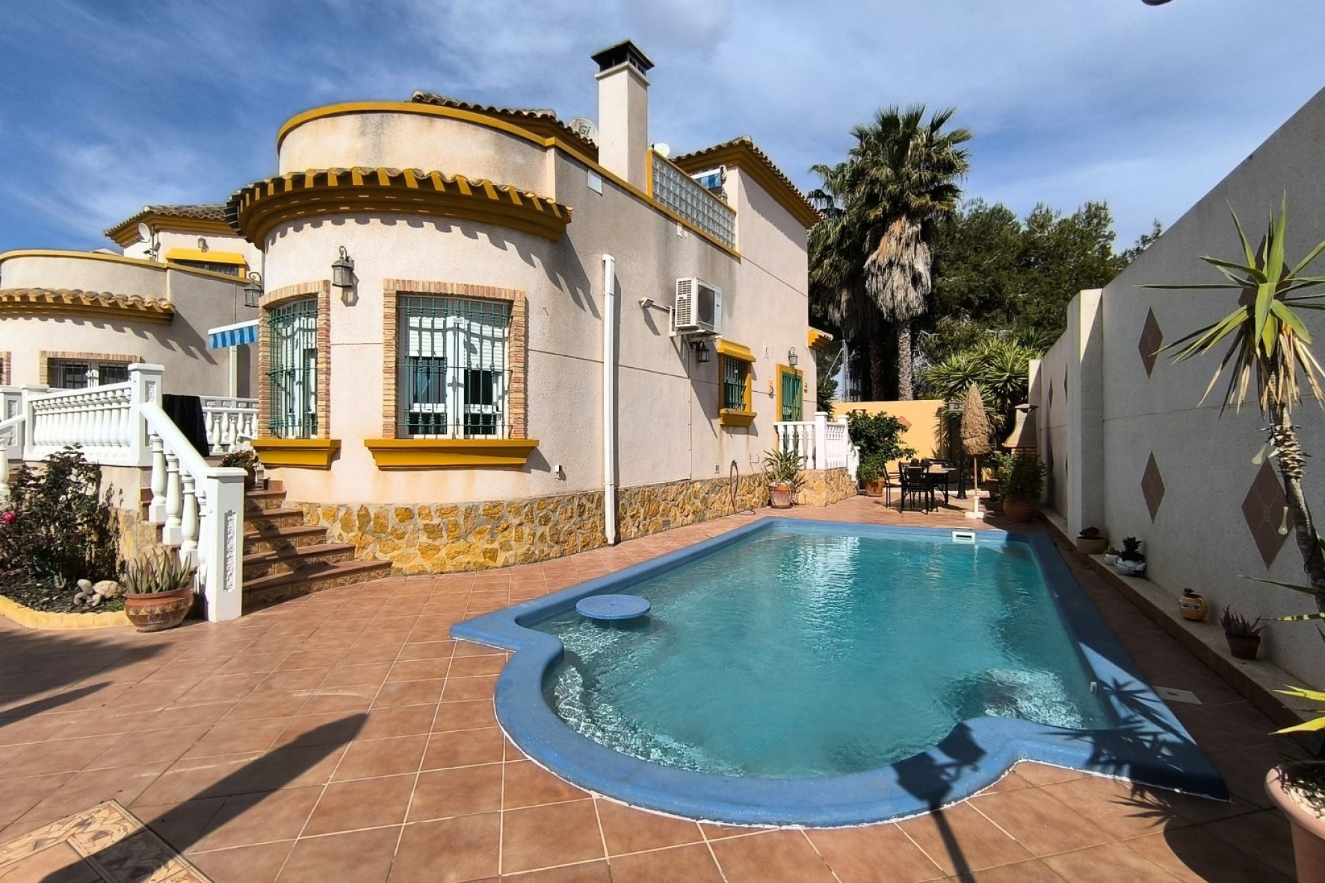 Revente - Villa -
El Raso - Costa Blanca