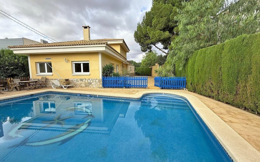 Revente - Villa -
Elda