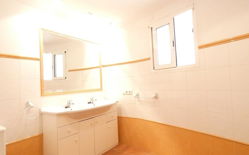 Revente - Villa -
Elda