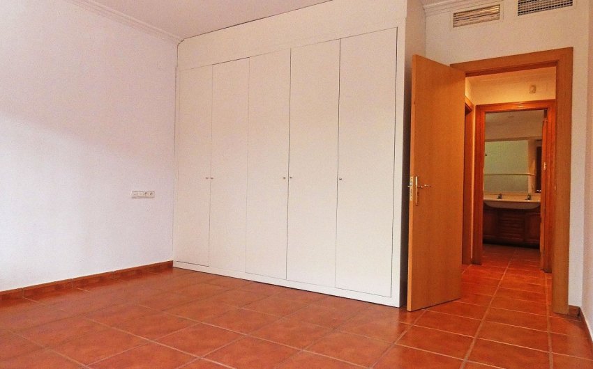 Revente - Villa -
Elda