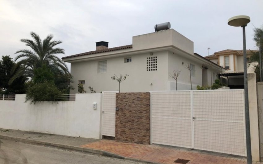 Revente - Villa -
Fortuna - Inland