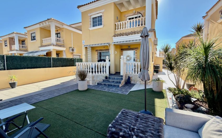 Revente - Villa -
Guardamar del Segura - El Raso