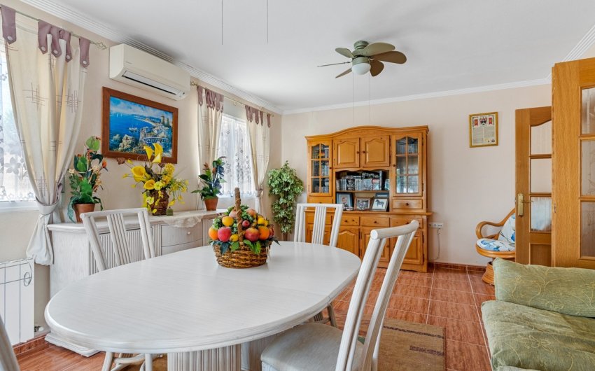 Revente - Villa -
Jacarilla - Inland