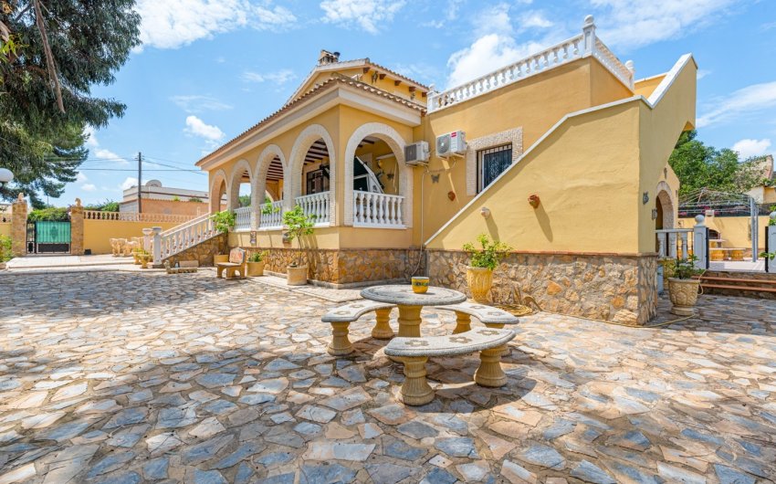 Revente - Villa -
Jacarilla - Inland