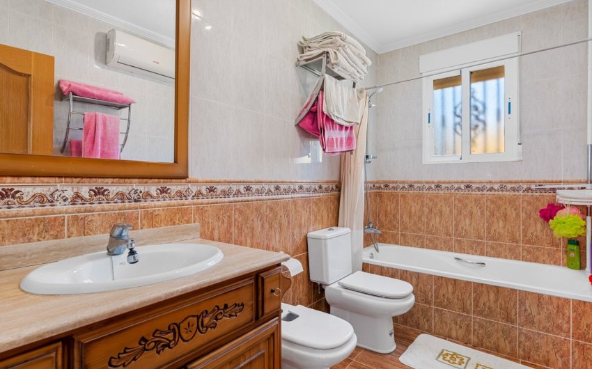 Revente - Villa -
Jacarilla - Inland