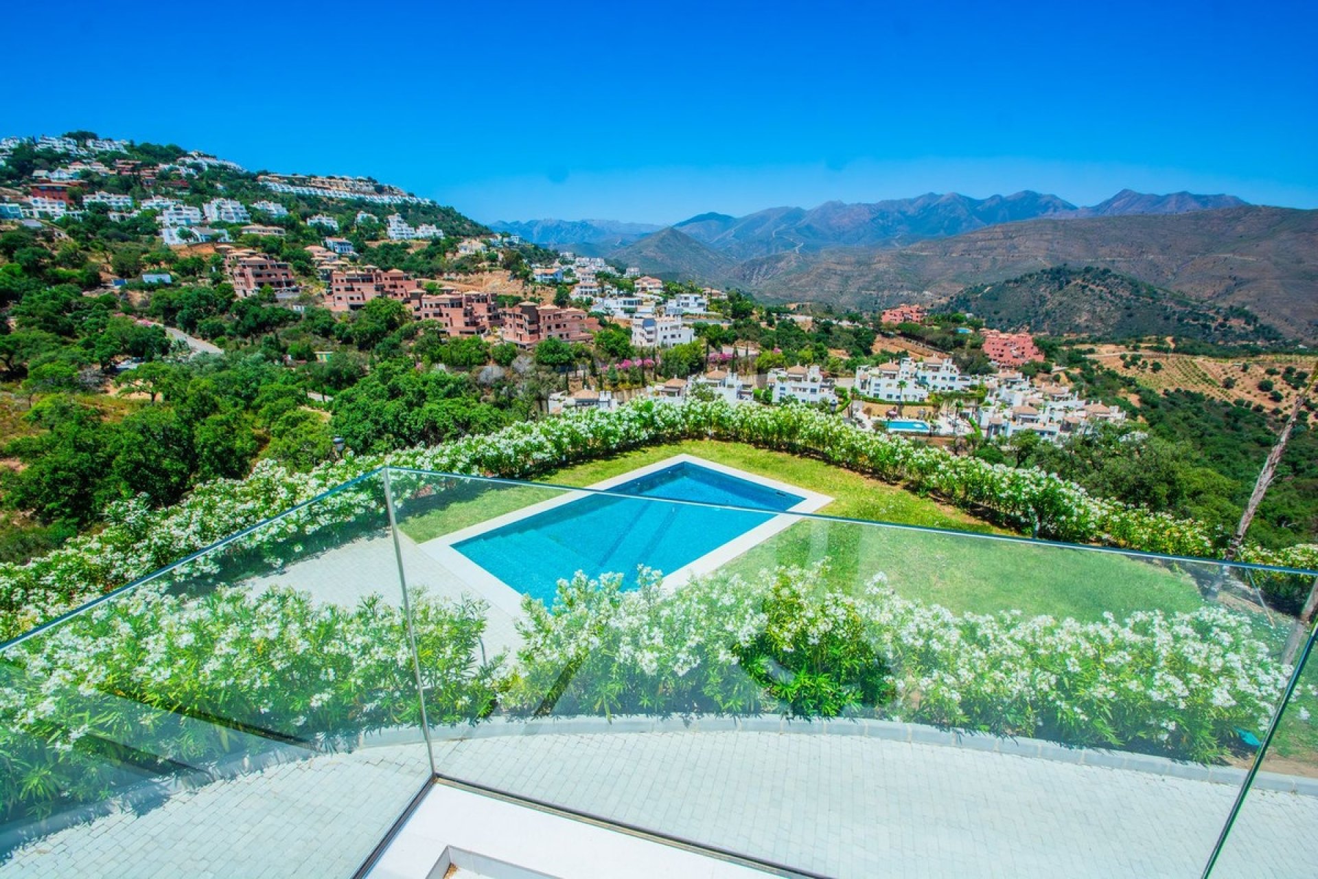 Revente - Villa -
La Mairena - Inland