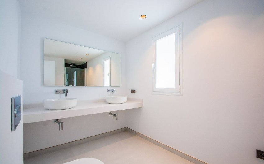 Revente - Villa -
La Mairena - Inland