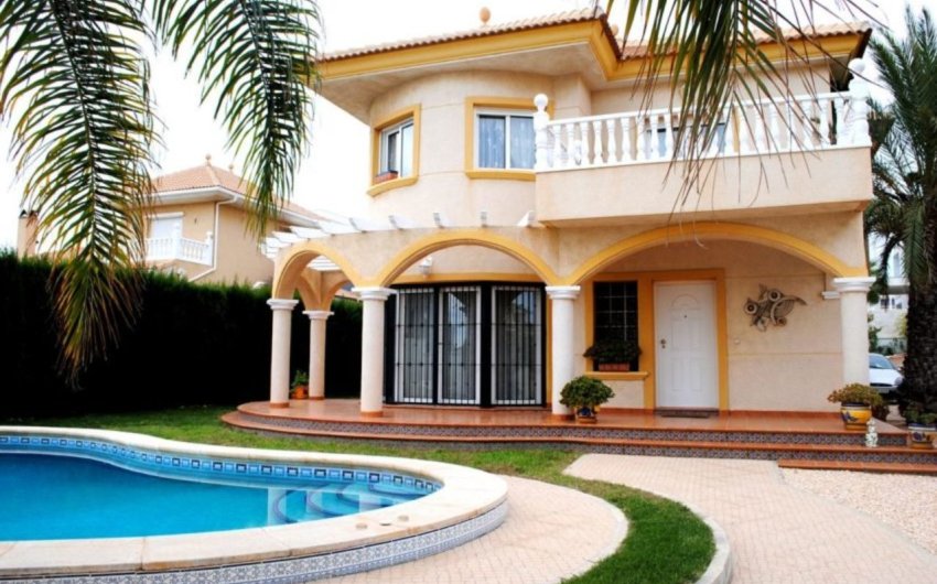 Revente - Villa -
La Zenia - Costa Blanca