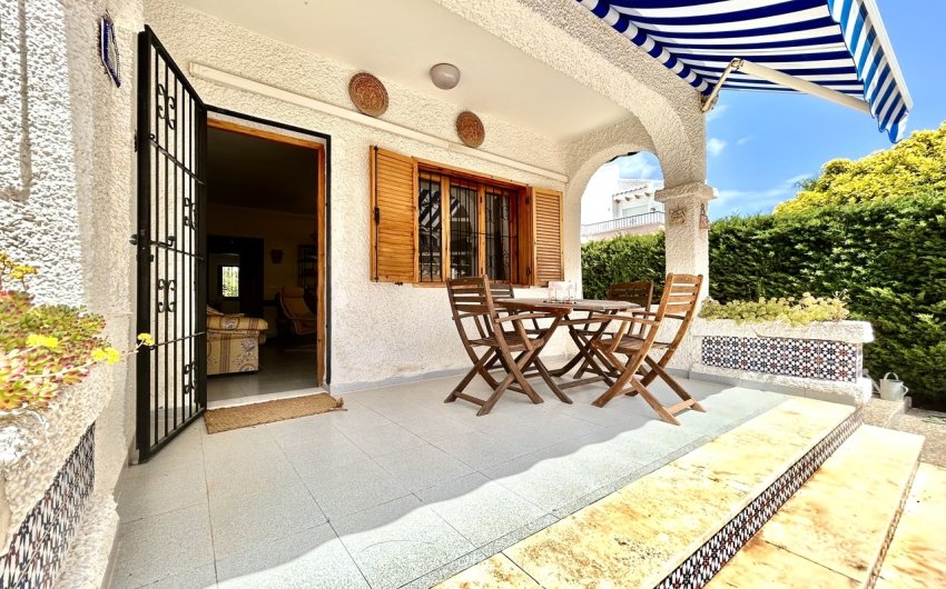 Revente - Villa -
La Zenia - Costa Blanca