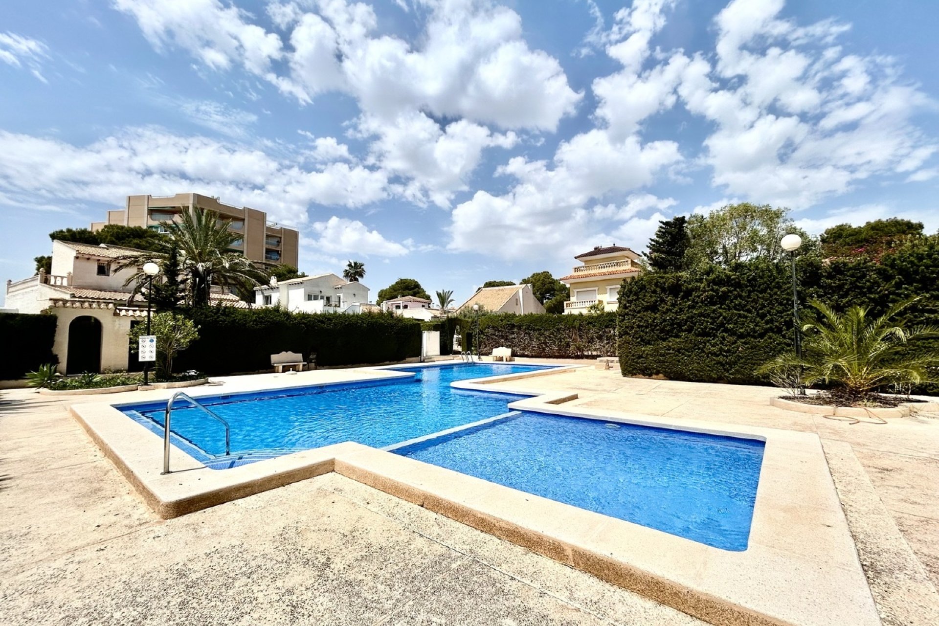 Revente - Villa -
La Zenia - Costa Blanca