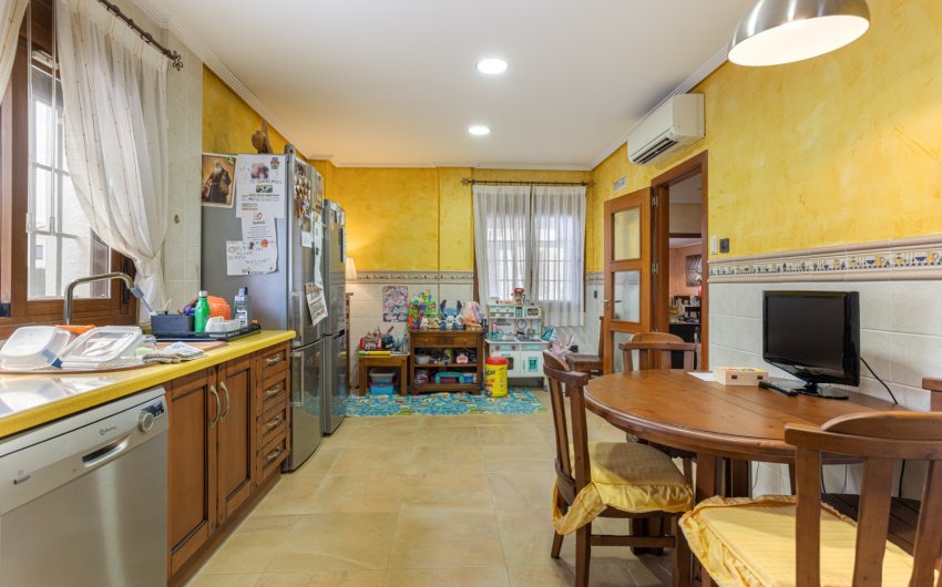 Revente - Villa -
Los Montesinos - La Herrada
