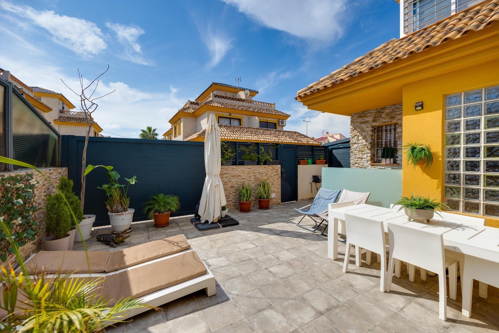 Revente - Villa -
Los Montesinos - La Herrada