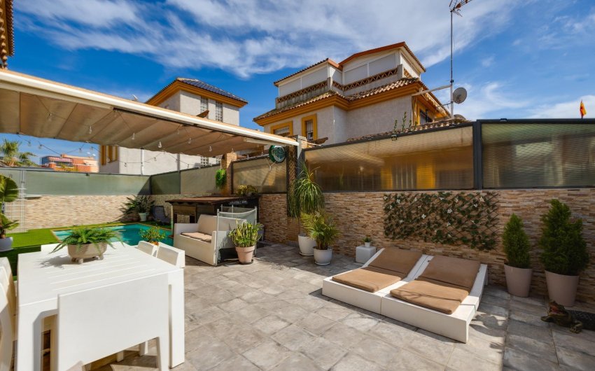 Revente - Villa -
Los Montesinos - La Herrada