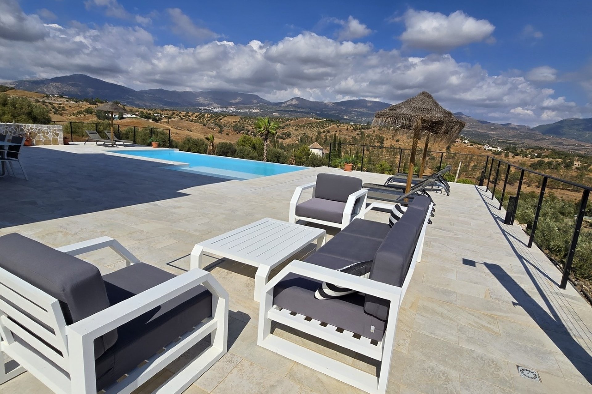 Revente - Villa -
Los Romanes - Inland