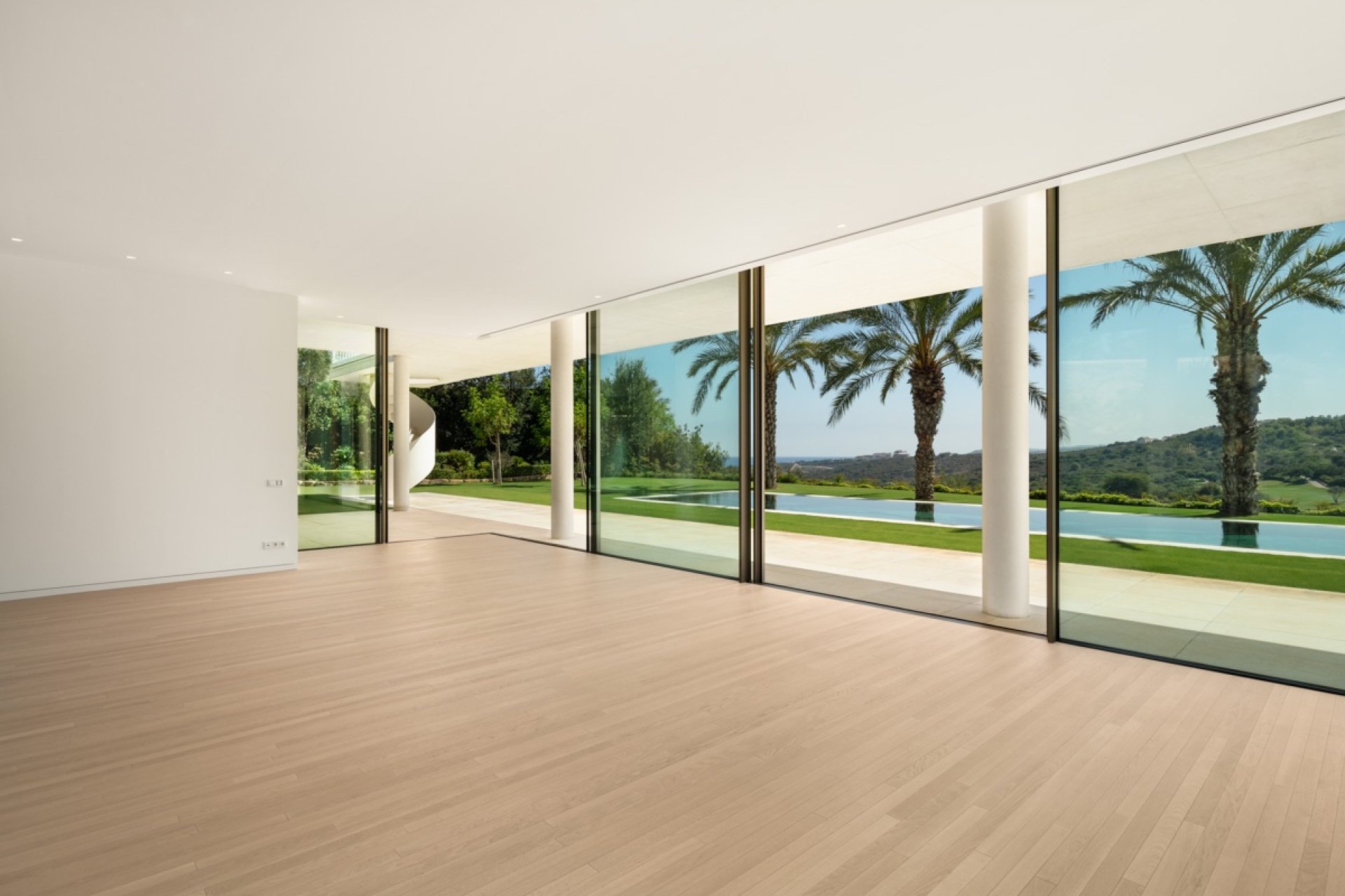 Revente - Villa -
Malaga - Casares