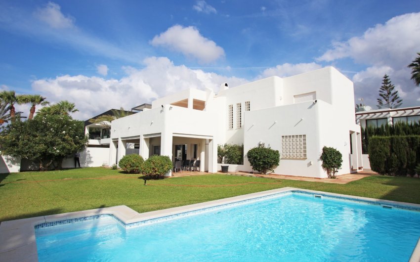 Revente - Villa -
Marbella - Las Chapas