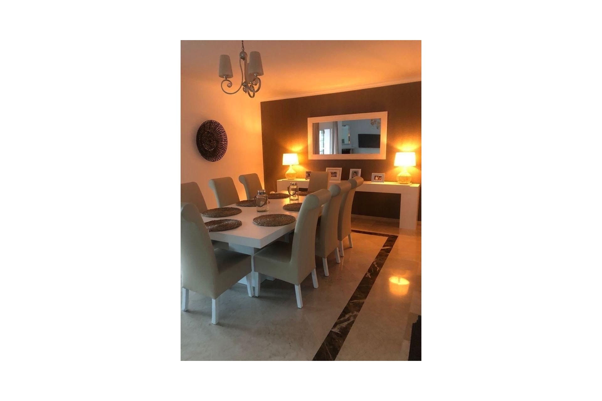 Revente - Villa -
Marbella - Nueva Andalucía