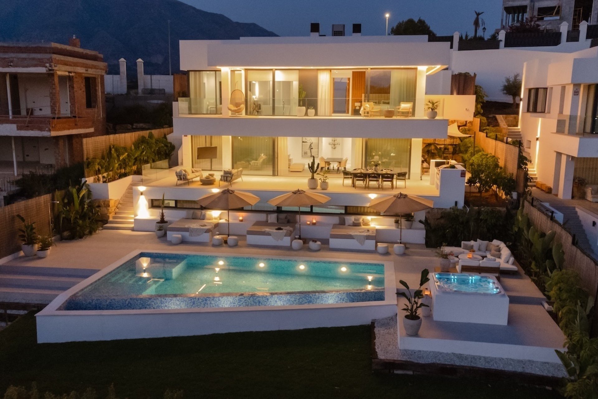 Revente - Villa -
Marbella - Nueva Andalucía