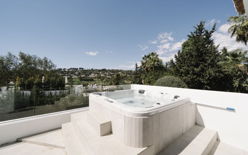 Revente - Villa -
Nueva Andalucía - Costa del Sol