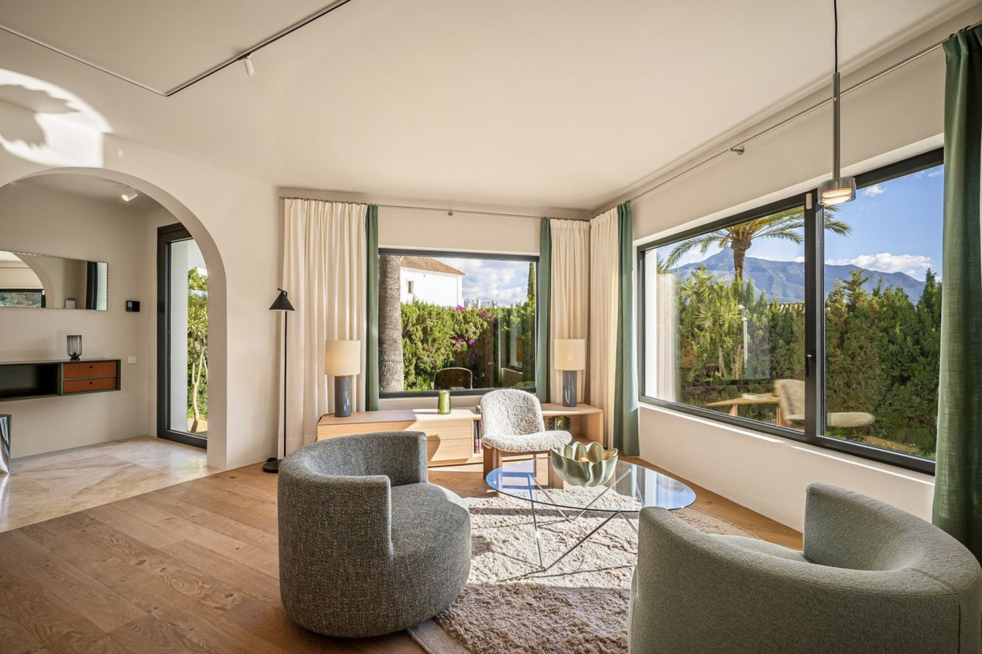 Revente - Villa -
Nueva Andalucía - Costa del Sol