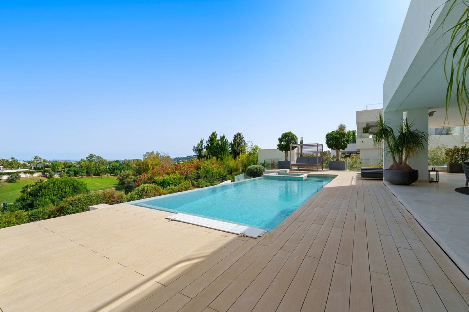 Revente - Villa -
Nueva Andalucía - Costa del Sol