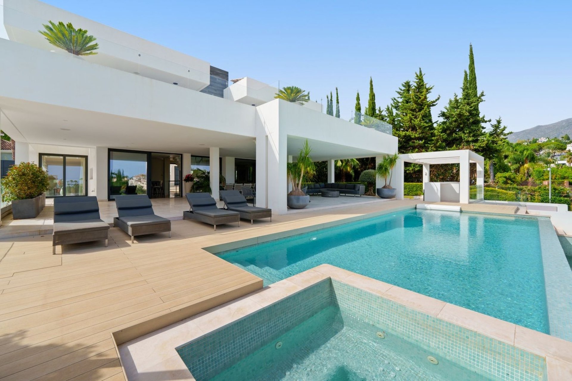 Revente - Villa -
Nueva Andalucía - Costa del Sol