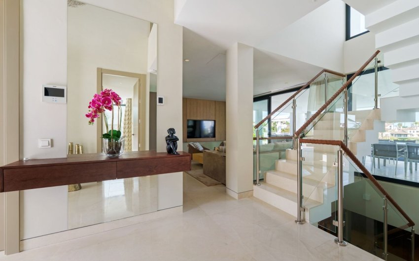 Revente - Villa -
Nueva Andalucía - Costa del Sol