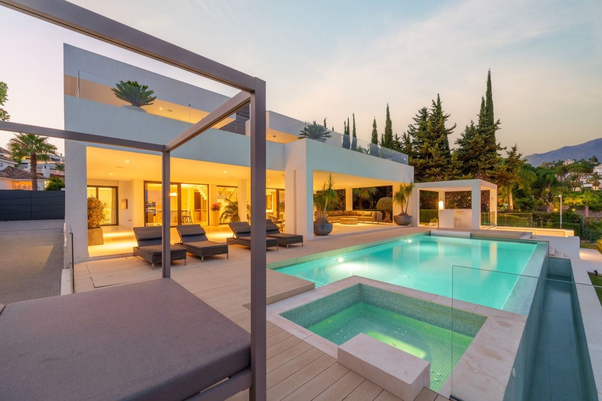 Revente - Villa -
Nueva Andalucía - Costa del Sol