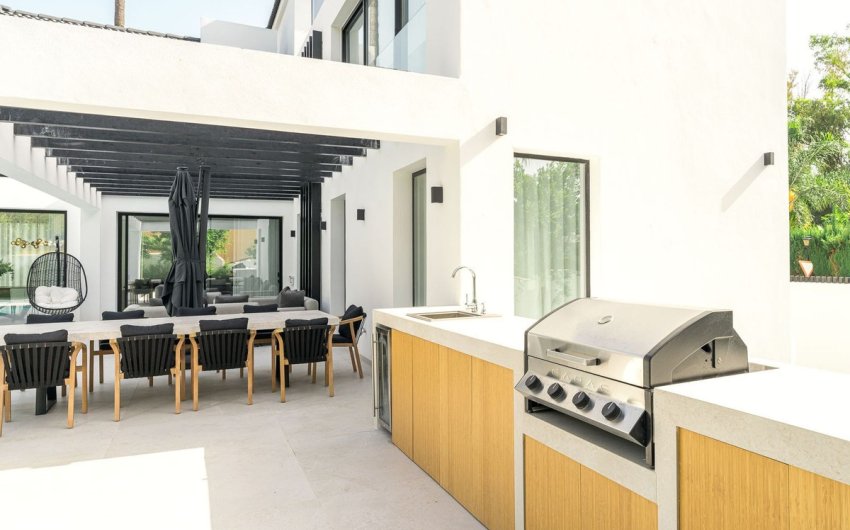 Revente - Villa -
Nueva Andalucía - Costa del Sol