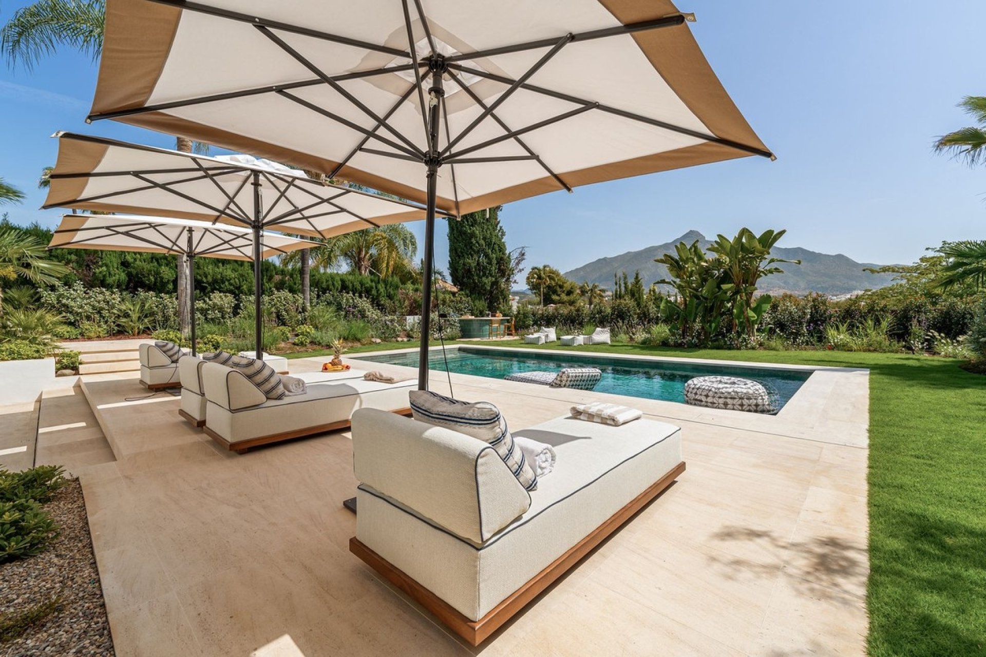 Revente - Villa -
Nueva Andalucía - Costa del Sol