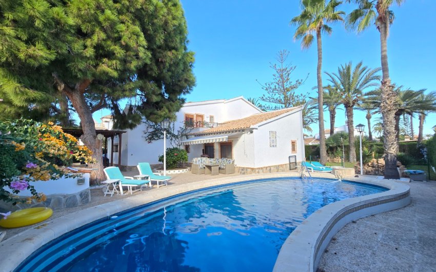 Revente - Villa * -
Orihuela Costa - Cabo Roig *