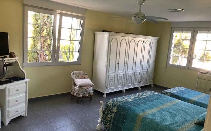 Revente - Villa -
Orihuela Costa - Cabo Roig