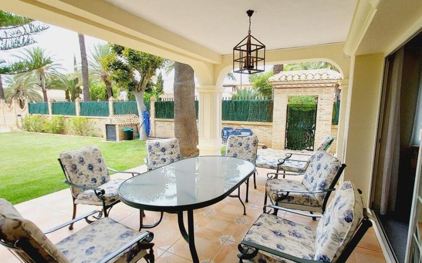 Revente - Villa -
Orihuela Costa - Cabo Roig