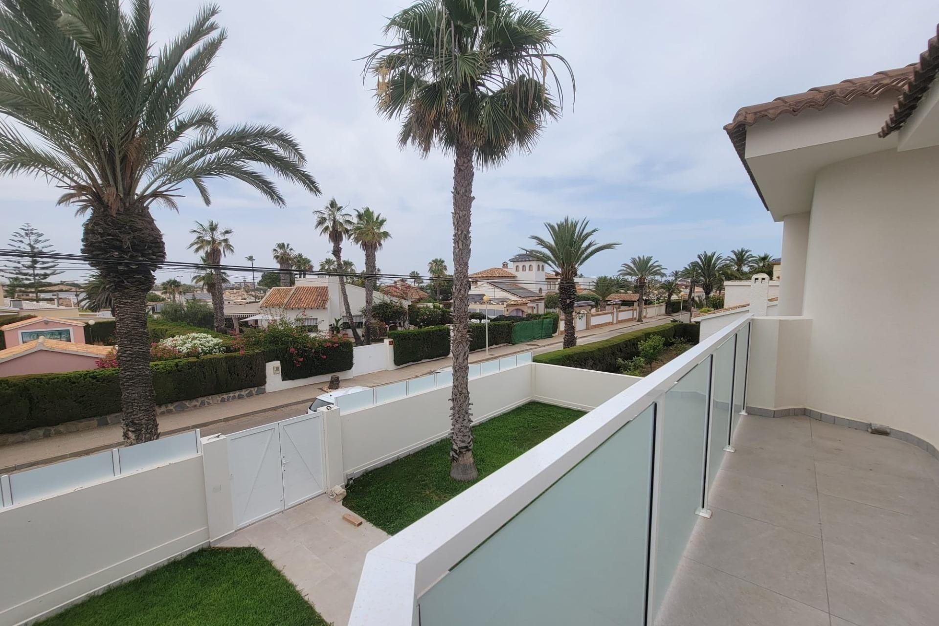 Revente - Villa -
Orihuela Costa - Cabo Roig