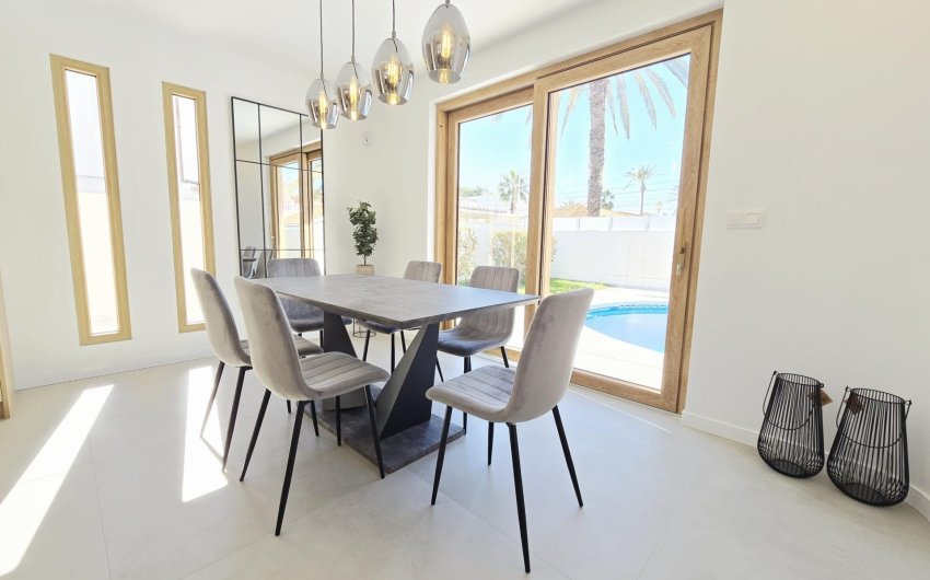 Revente - Villa -
Orihuela Costa - Cabo Roig