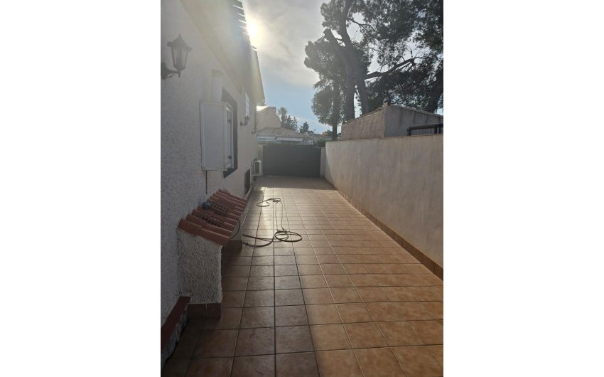 Revente - Villa -
Orihuela Costa - Campoamor