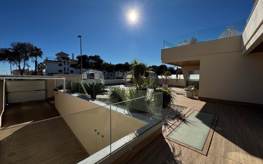 Revente - Villa -
Orihuela Costa - Campoamor