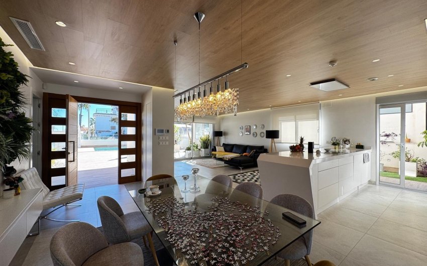 Revente - Villa -
Orihuela Costa - Campoamor