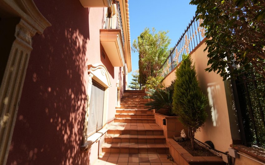 Revente - Villa -
Orihuela Costa - Campoamor
