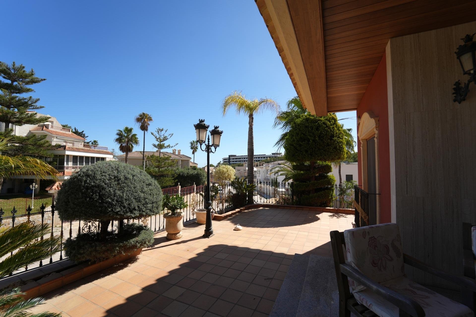 Revente - Villa -
Orihuela Costa - Campoamor