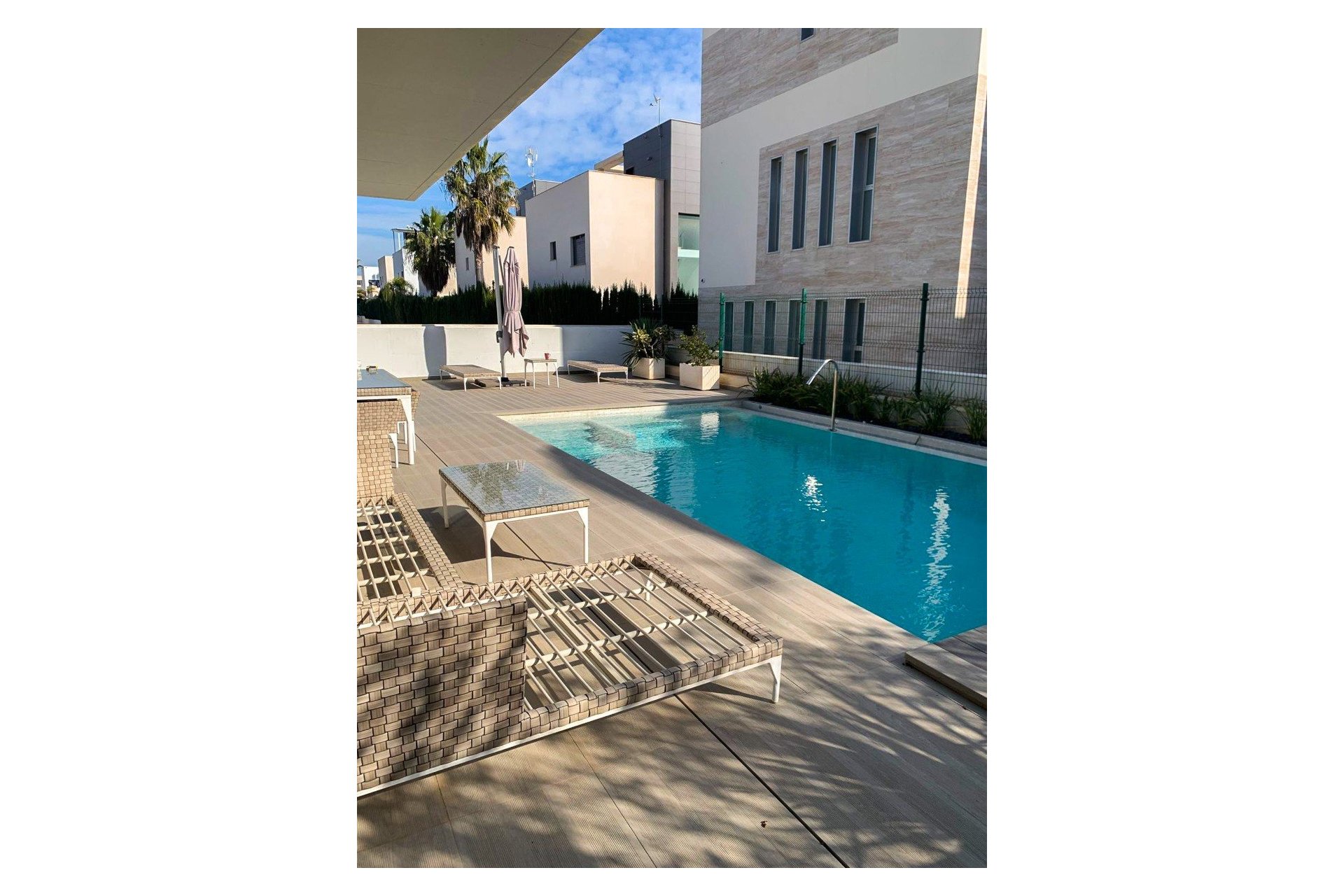 Revente - Villa -
Orihuela Costa - Campoamor