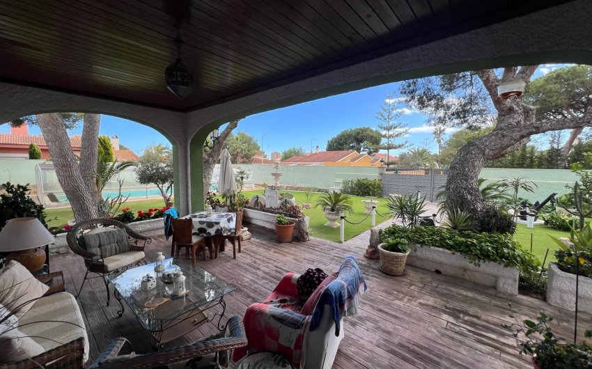 Revente - Villa -
Orihuela Costa - Campoamor