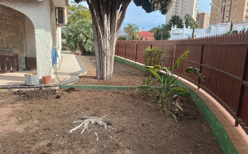 Revente - Villa -
Orihuela Costa - Campoamor