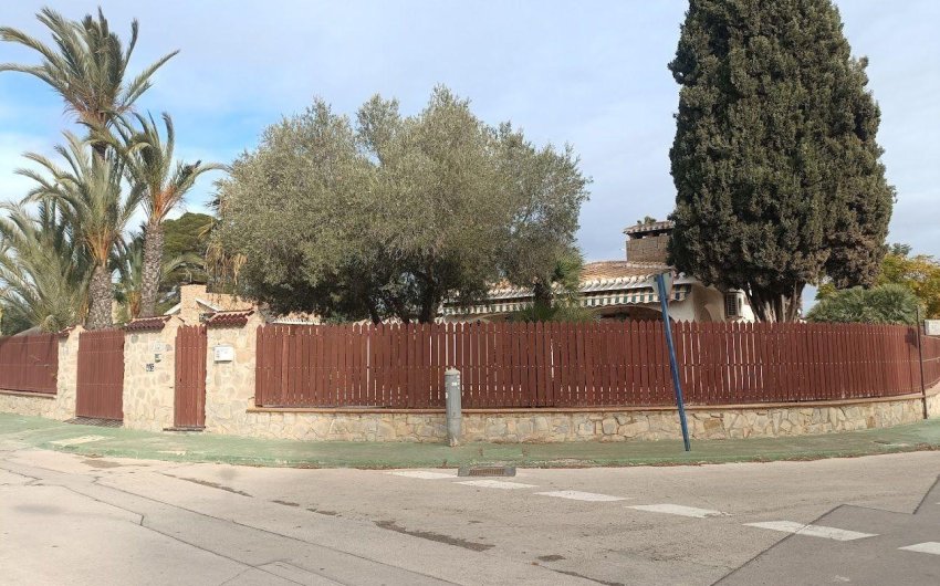 Revente - Villa -
Orihuela Costa - Campoamor