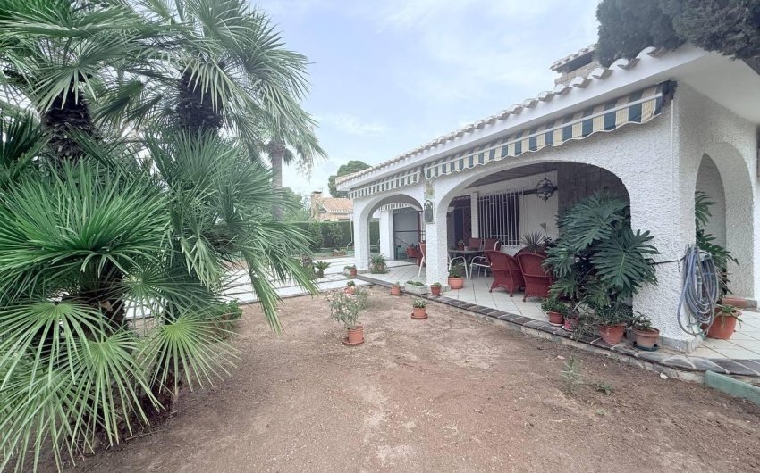 Revente - Villa -
Orihuela Costa - Campoamor